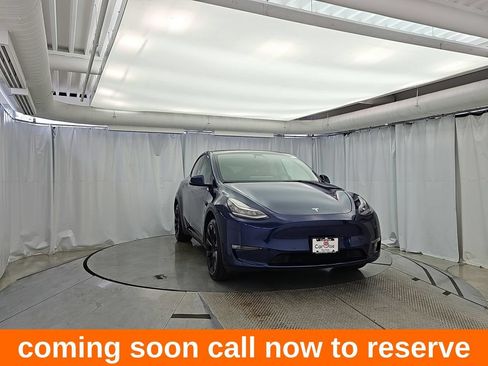 Used 2022 Tesla Model Y Long Range AWD/4WD image 1