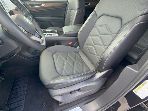 Used 2024 Volkswagen Atlas SE FWD image 5