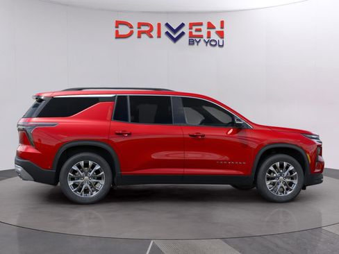 New 2026 Chevrolet Traverse LT image 4