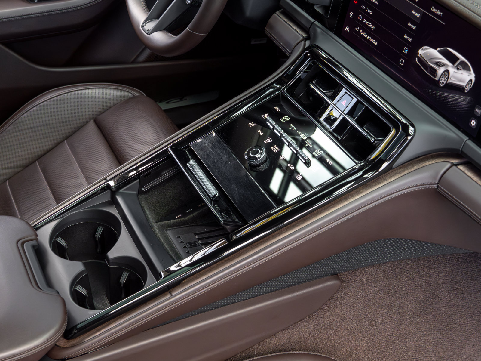 Certified 2024 Porsche Panamera image 55