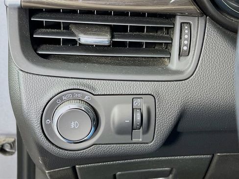 Certified 2020 Buick Envision Essence image 9