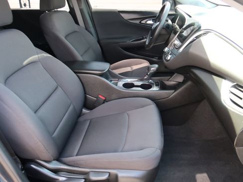 Used 2021 Chevrolet Malibu RS FWD image 10