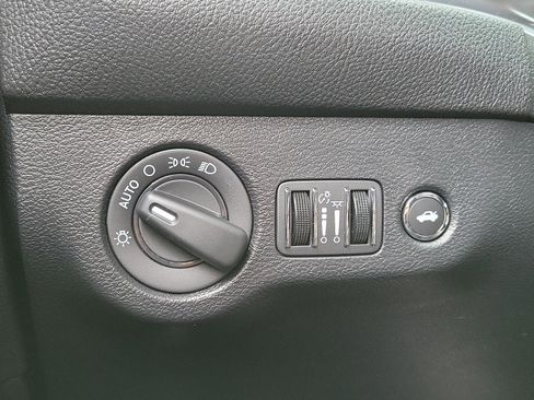 Used 2020 Dodge Challenger SRT Hellcat image 25