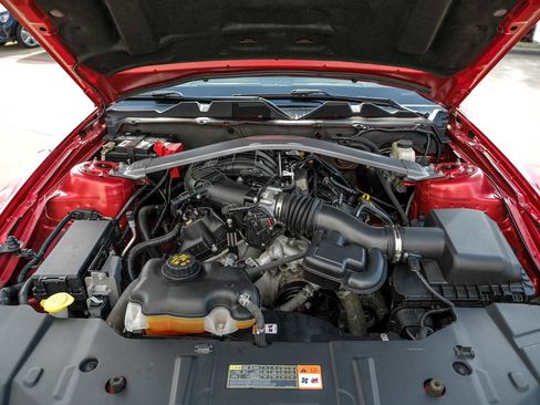 Used 2013 Ford Mustang Premium image 42