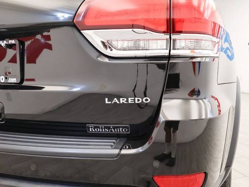 Used 2020 Jeep Grand Cherokee Laredo AWD/4WD image 31