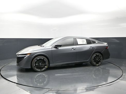 New 2026 Nissan Sentra SR w/ SR Premium Package FWD image 3