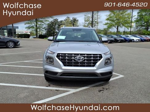 New 2026 Hyundai Venue SEL image 8