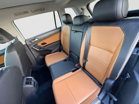 Used 2019 Volkswagen Tiguan SE w/ Panoramic Sunroof Package AWD/4WD image 15