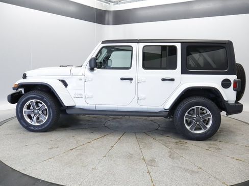Used 2021 Jeep Wrangler Unlimited Sahara AWD/4WD image 2
