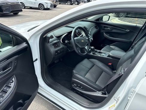 Used 2016 Chevrolet Impala LT w/ Convenience Package FWD image 11