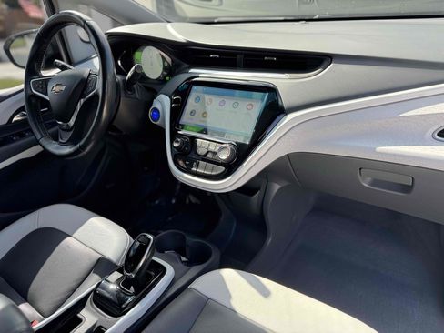 Used 2019 Chevrolet Bolt Premier w/ Infotainment Package FWD image 16