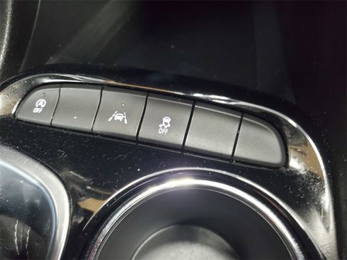 Used 2020 Buick Encore GX Essence image 25