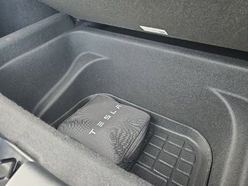 Used 2024 Tesla Model Y Long Range image 14