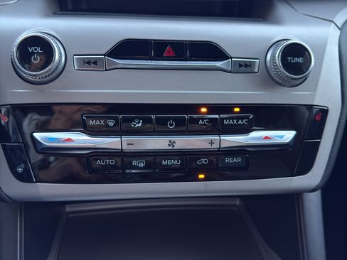 Used 2024 Ford Explorer XLT w/ Equipment Group 202A image 20