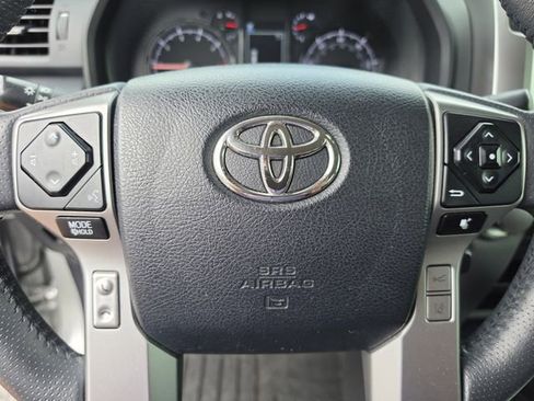 Used 2021 Toyota 4Runner SR5 AWD/4WD image 32