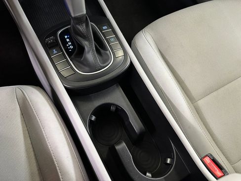 Used 2024 Hyundai Kona SEL image 16