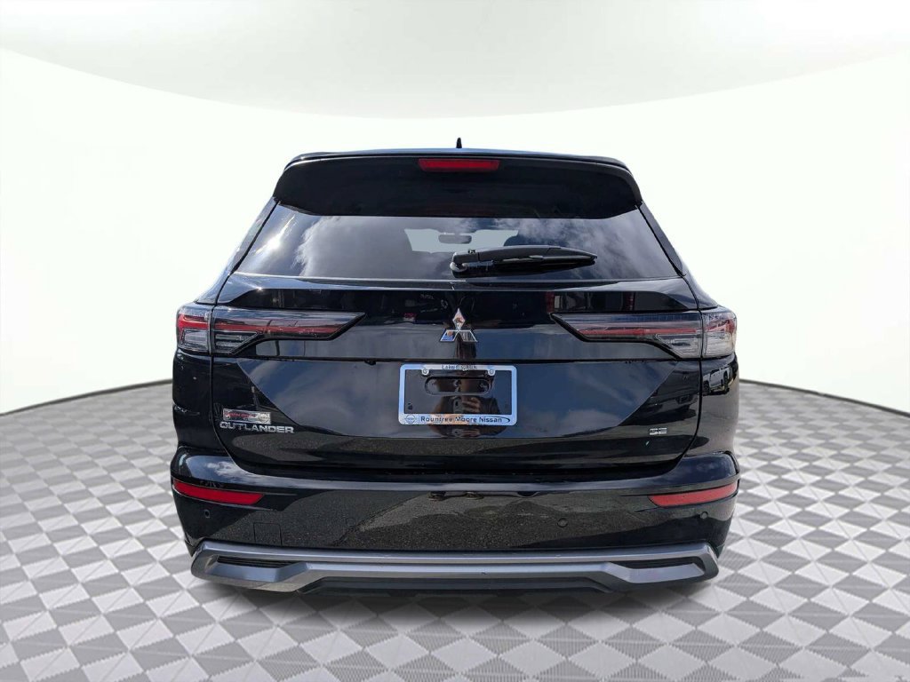 Used 2025 Mitsubishi Outlander SE FWD image 4