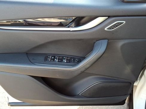 Used 2023 Maserati Levante Modena AWD/4WD image 11