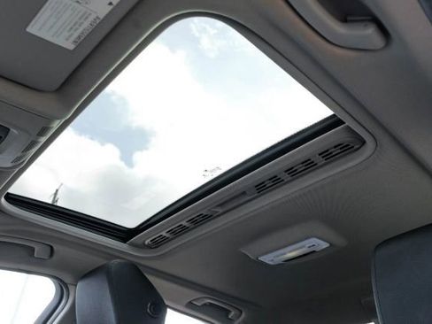 Used 2018 BMW 320i Sedan image 5