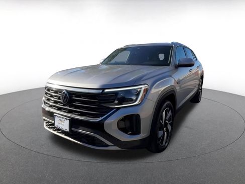 Used 2025 Volkswagen Atlas Cross Sport SE image 7