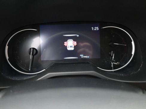 Used 2023 Toyota RAV4 XLE Premium AWD/4WD image 17