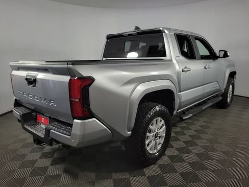 Used 2024 Toyota Tacoma SR5 AWD/4WD image 8