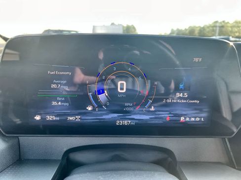 Used 2025 Chevrolet Traverse LT image 12