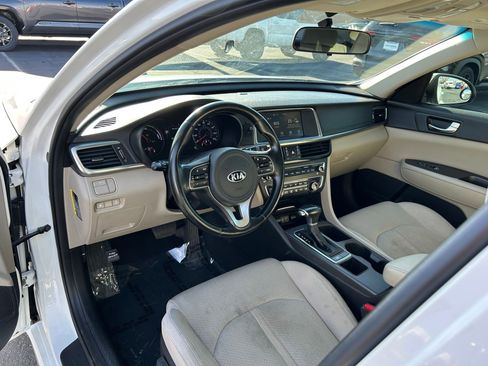 Used 2017 Kia Optima Premium image 10