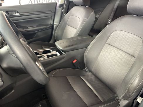 Used 2024 Nissan Altima 2.5 SV image 21