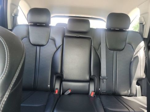 Certified 2025 Kia Sorento S AWD/4WD image 32