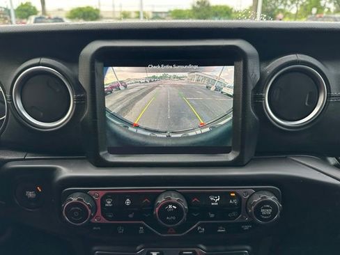 Used 2021 Jeep Wrangler Unlimited Sahara AWD/4WD image 39