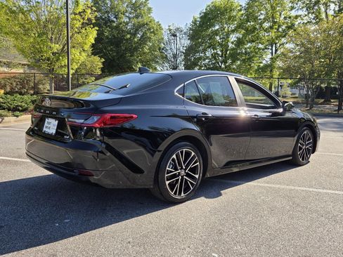Used 2025 Toyota Camry XLE image 4