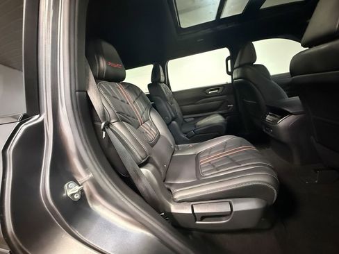 Used 2026 Nissan Armada PRO-4X AWD/4WD image 13