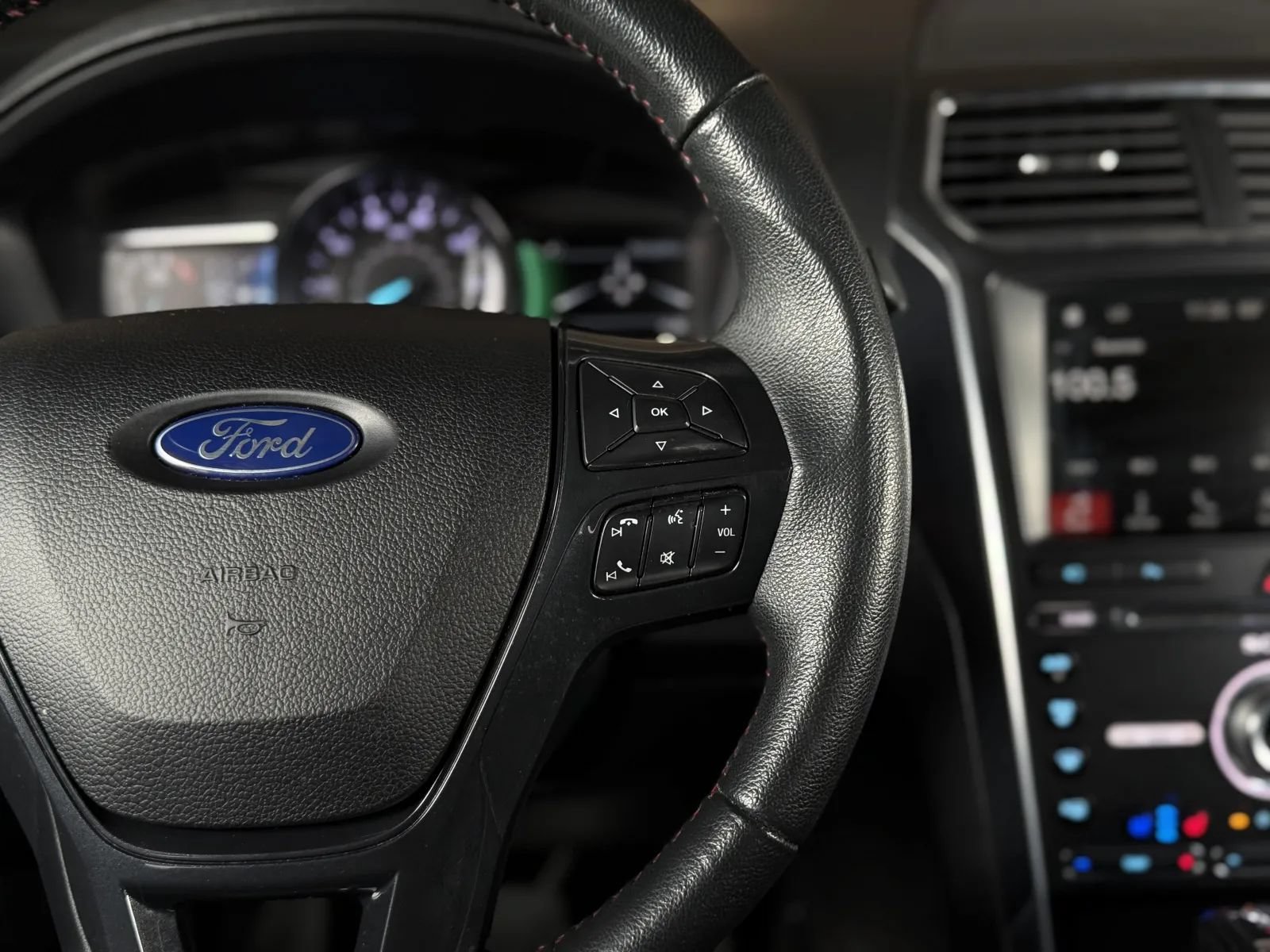 Used 2018 Ford Explorer Sport w/ Equipment Group 401A AWD/4WD image 28