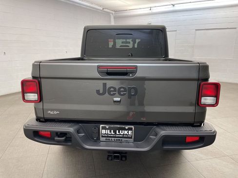 New 2026 Jeep Gladiator Sport image 4