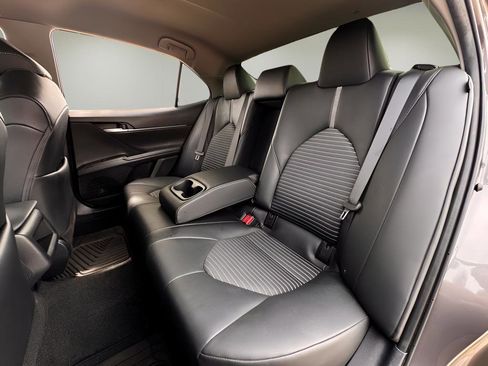 Used 2024 Toyota Camry SE FWD image 21
