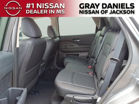 New 2026 Nissan Pathfinder SL FWD image 25