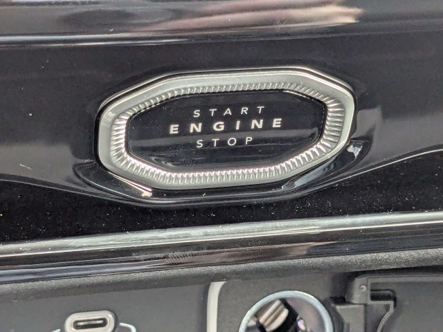 New 2026 Jeep Grand Cherokee Altitude AWD/4WD image 29