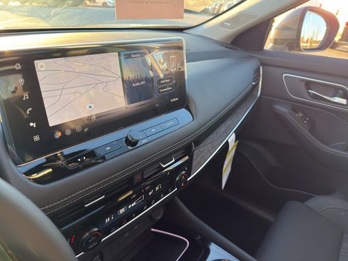 New 2026 Nissan Rogue Platinum image 21