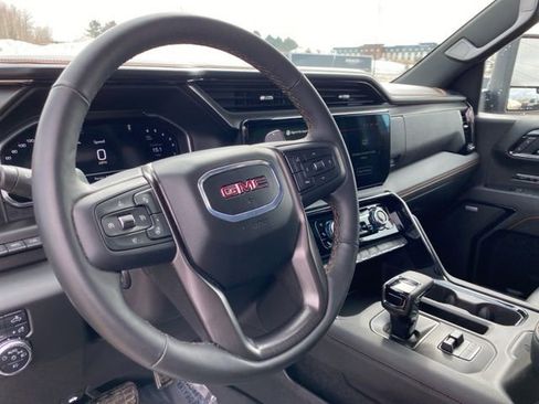 Certified 2025 GMC Sierra 1500 AT4 w/ Technology Package AWD/4WD image 32