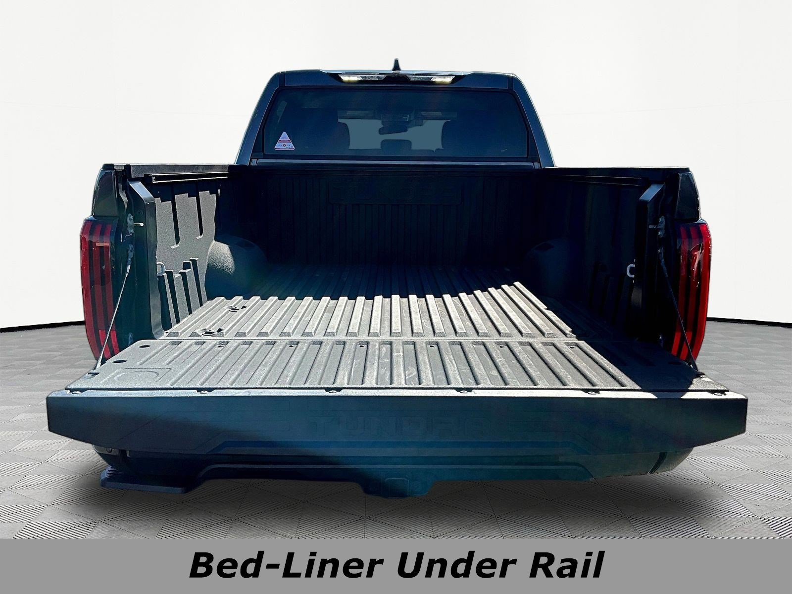 Used 2023 Toyota Tundra SR5 w/ SR5 Convenience Package AWD/4WD image 7