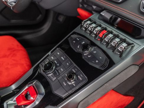 Used 2015 Lamborghini Huracan LP 610-4 image 42