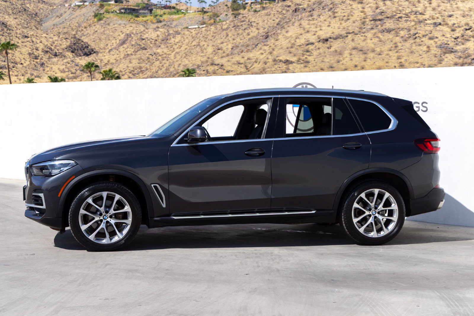 Used 2023 BMW X5 xDrive40i AWD/4WD image 3