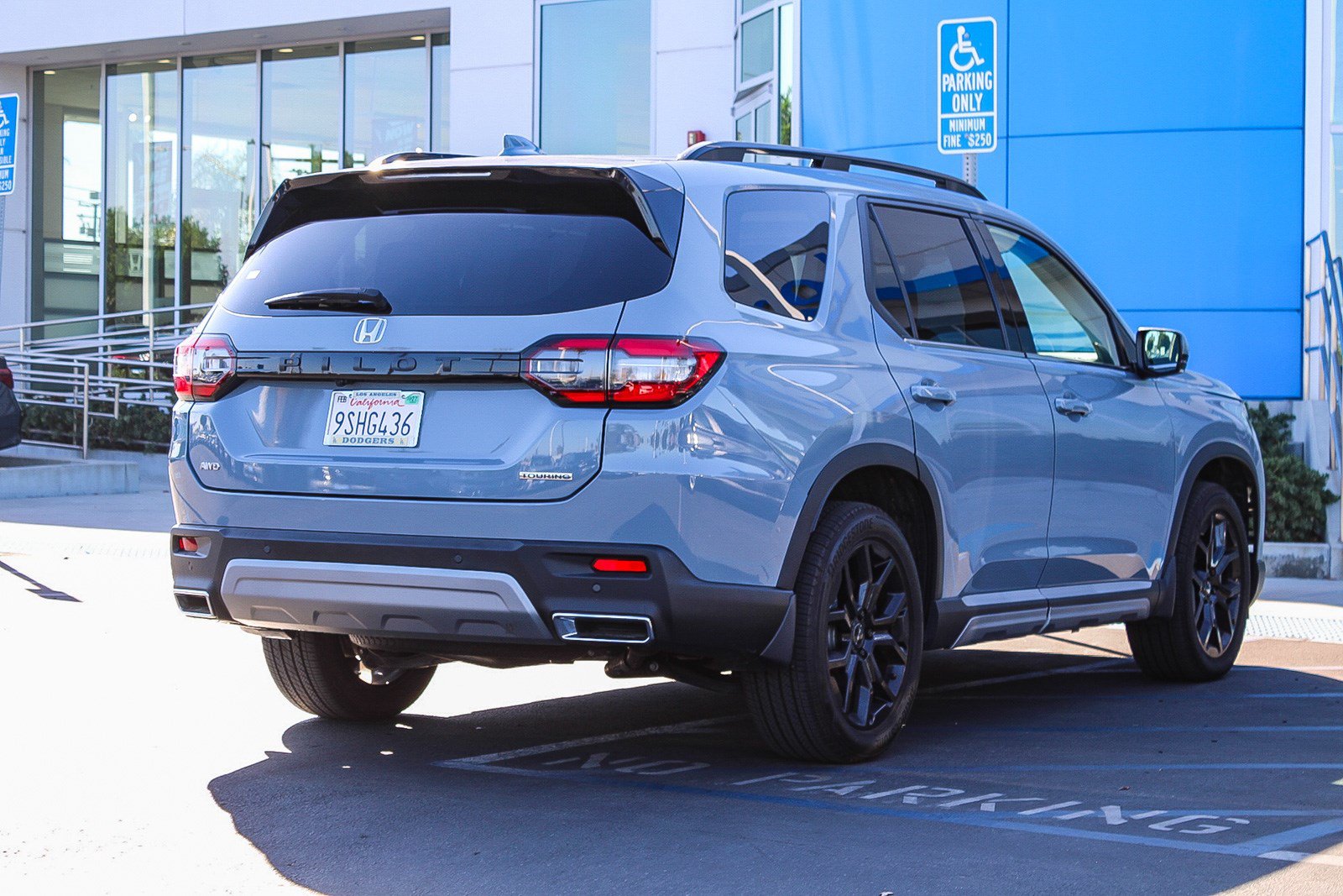 Used 2025 Honda Pilot Touring image 7