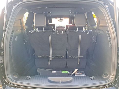 New 2026 Chrysler Pacifica Select w/ S Appearance Package image 28