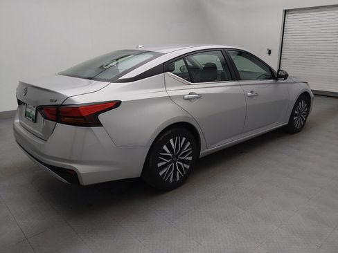 Used 2024 Nissan Altima 2.5 SV image 10