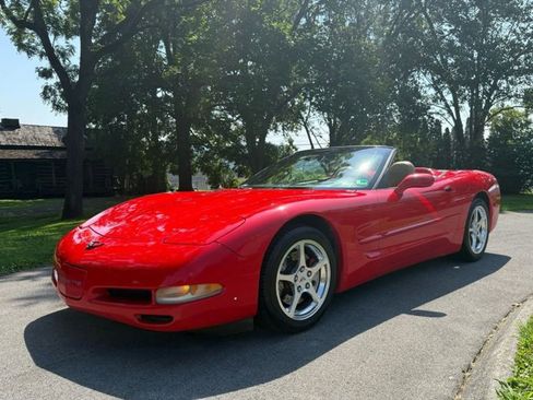 Used 2000 Chevrolet Corvette 5.7L V8 w/ Performance Handling Pkg image 5