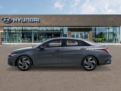 New 2026 Hyundai Elantra Limited image 3