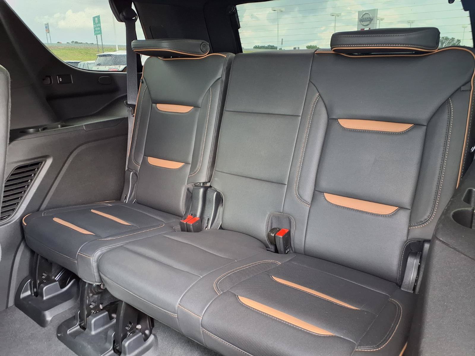 Used 2023 GMC Yukon AT4 AWD/4WD image 14