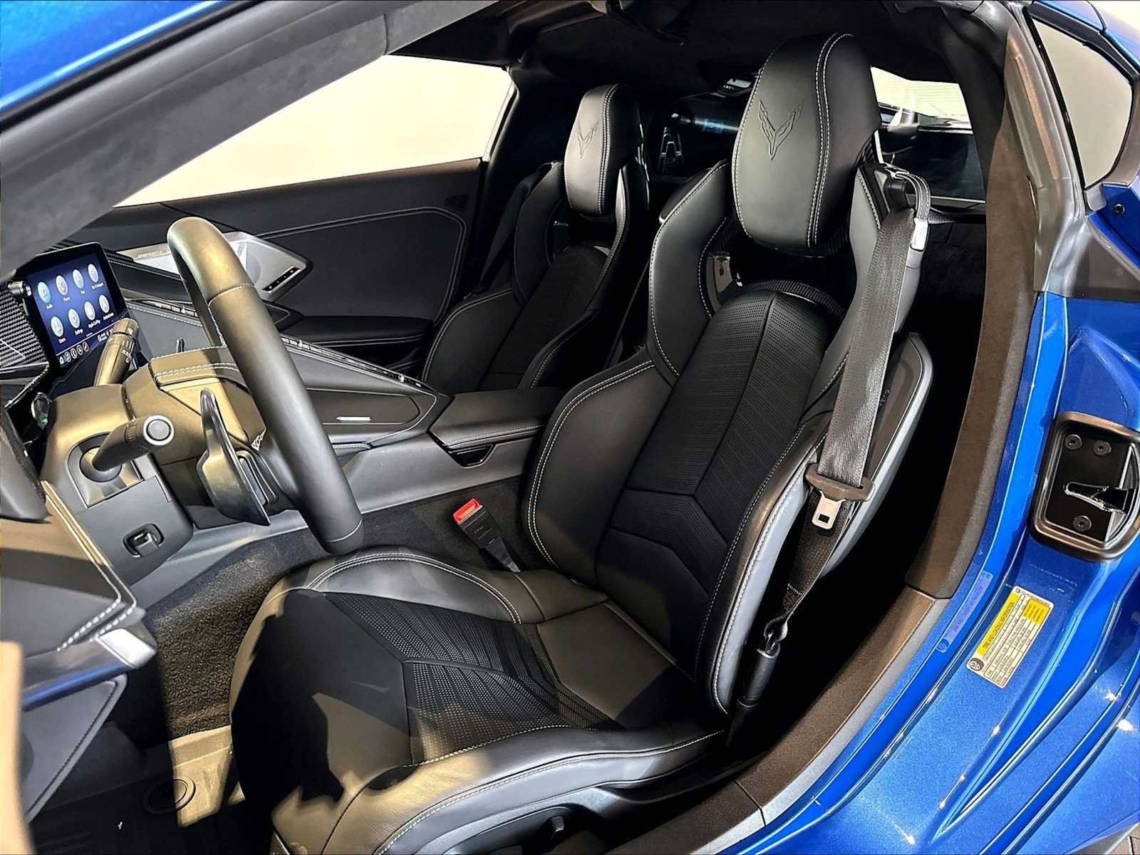 Used 2022 Chevrolet Corvette Stingray Premium Cpe w/ Z51 Performance Package RWD image 8